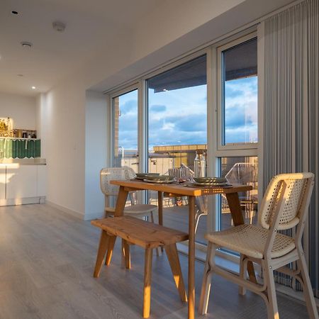 豪士罗Sunset Retreat: Steps From Heathrow/Twickenham公寓 外观 照片