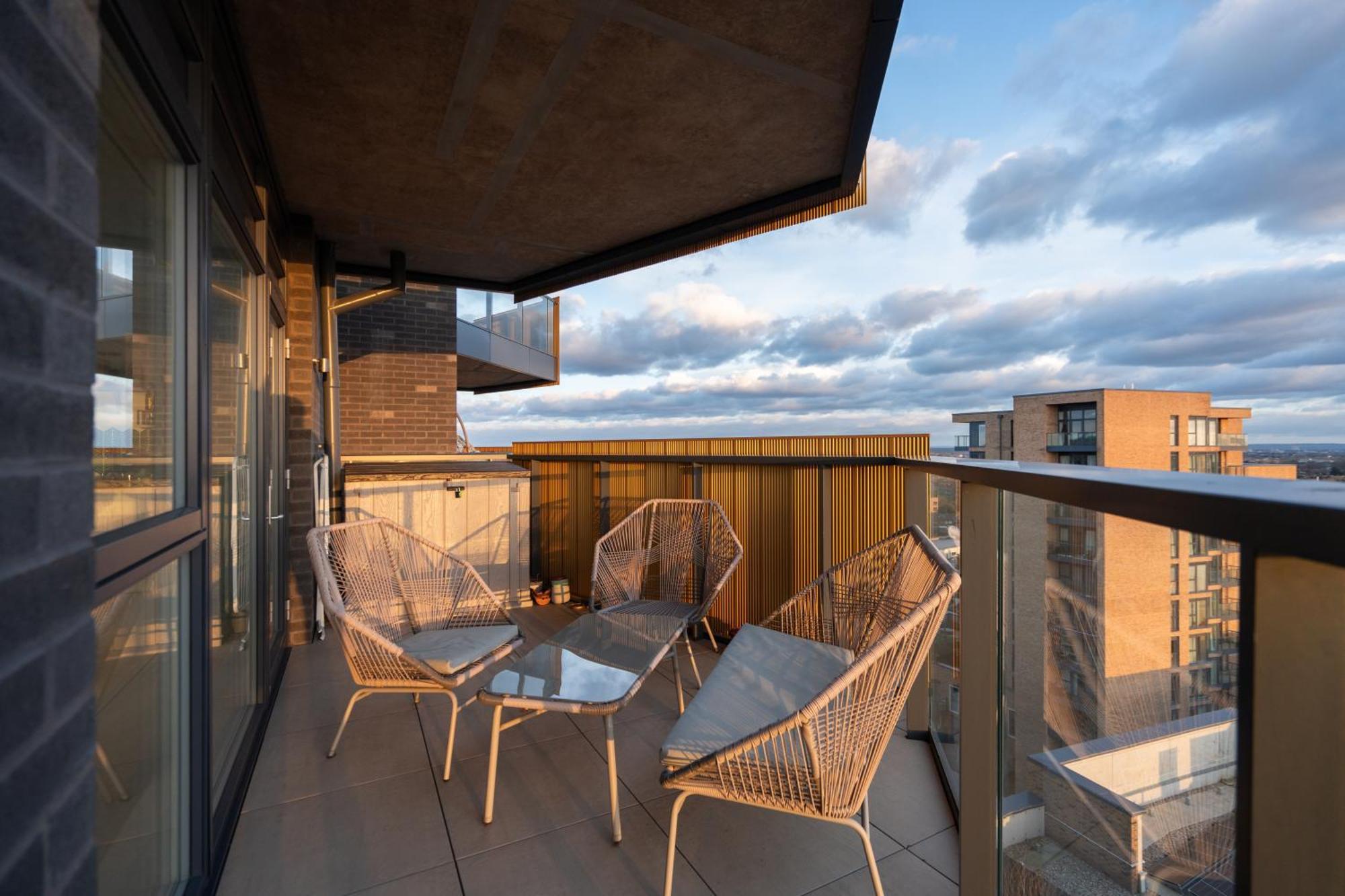 豪士罗Sunset Retreat: Steps From Heathrow/Twickenham公寓 外观 照片