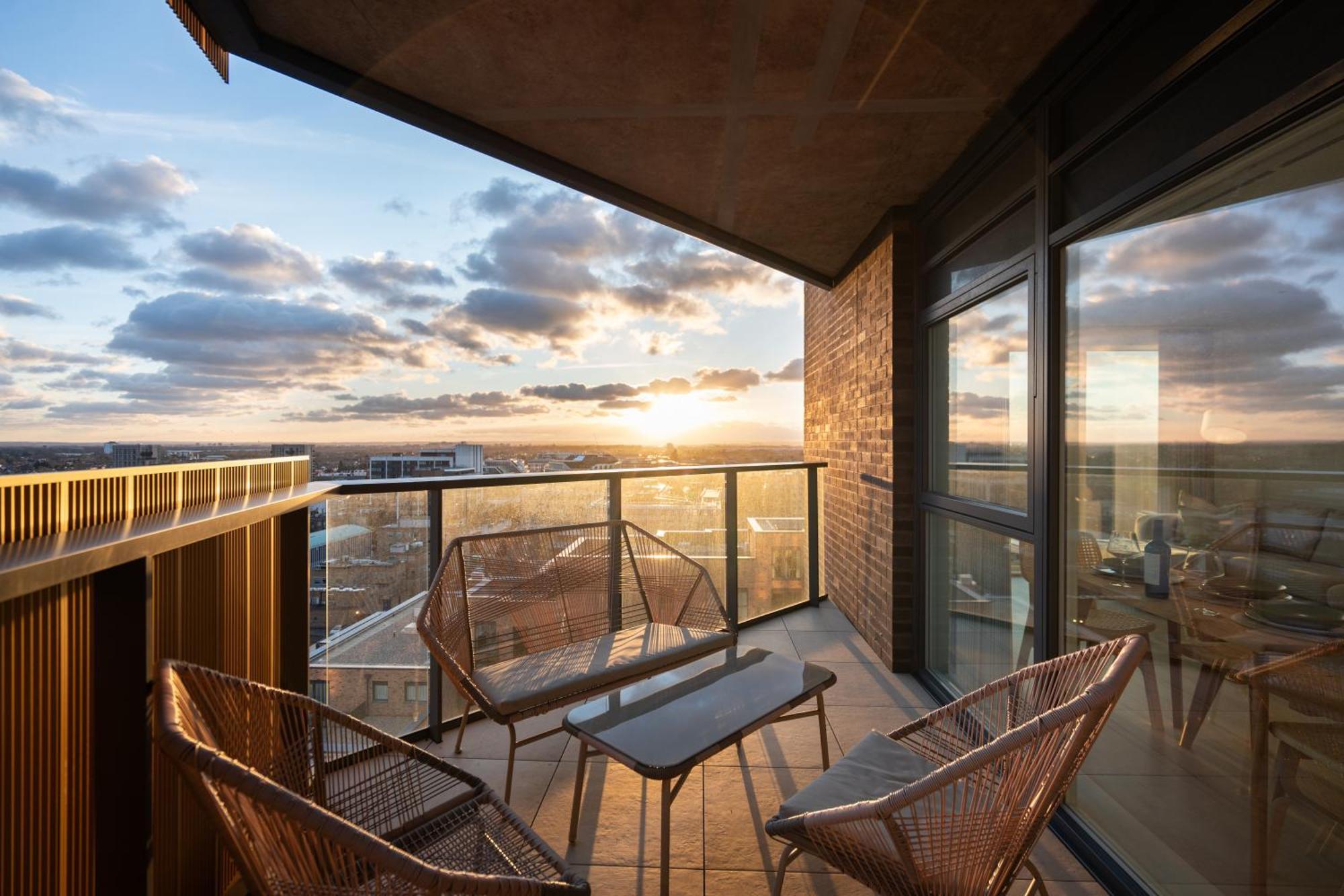 豪士罗Sunset Retreat: Steps From Heathrow/Twickenham公寓 外观 照片