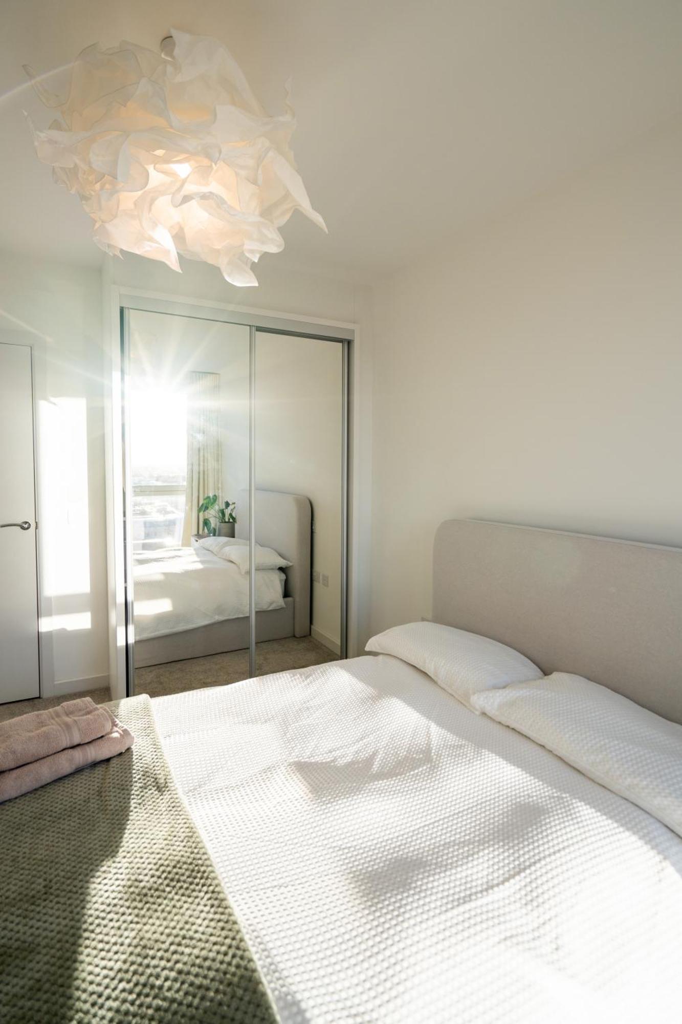 豪士罗Sunset Retreat: Steps From Heathrow/Twickenham公寓 外观 照片
